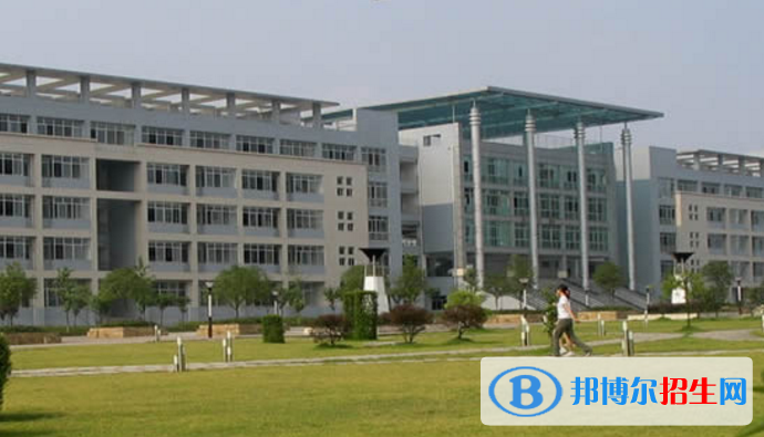 重慶五一技師學(xué)院2022年報(bào)名條件、招生要求、招生對(duì)象