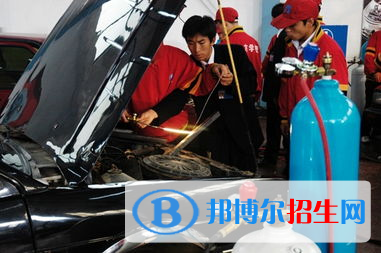 蘭州2022年哪個(gè)汽修學(xué)校比較好