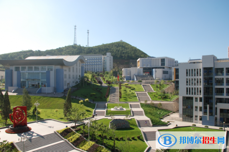 承德工業(yè)學(xué)校2022年學(xué)費(fèi)、收費(fèi)多少