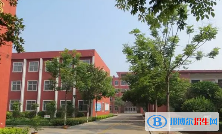 新疆巴音郭楞蒙古自治州衛(wèi)生學校2022年招生辦聯(lián)系電話