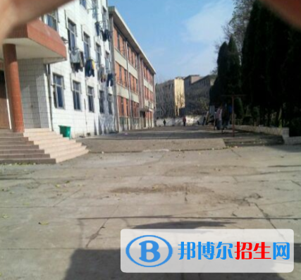 南陽(yáng)宛東中等專業(yè)學(xué)校2022年報(bào)名條件、招生要求、招生對(duì)象