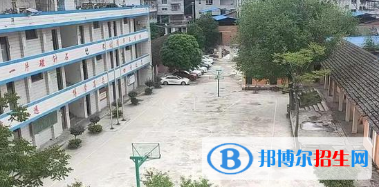 黔東南州凱旋工業(yè)學(xué)校2022年學(xué)費(fèi)、收費(fèi)多少