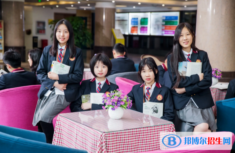 成都西雅美途外國語聯(lián)合學(xué)校2022年學(xué)費標準
