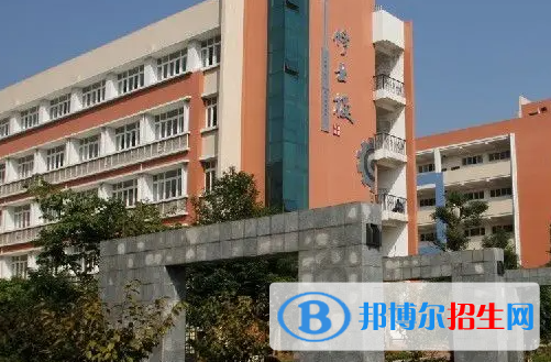 重慶2022年職高好還是建筑學校好