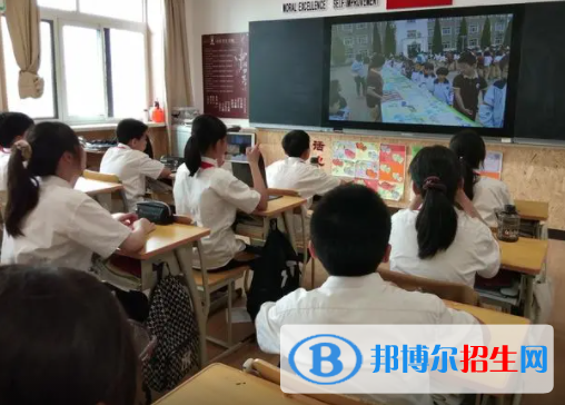 天津英華國際學(xué)?？孔V嗎