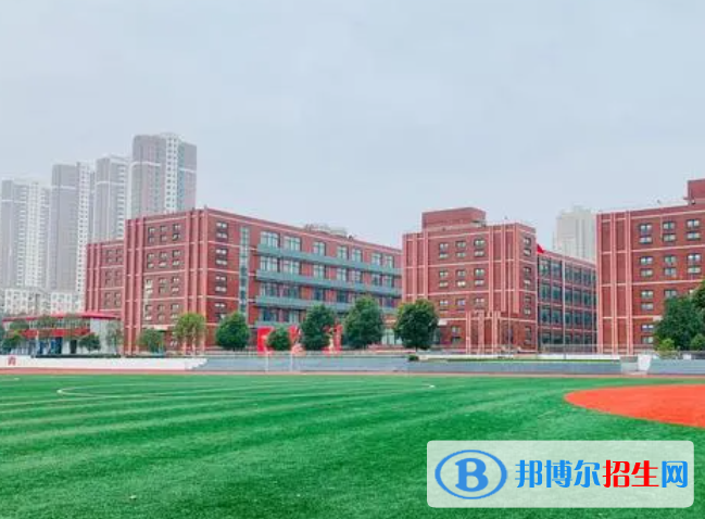 武漢為明國(guó)際學(xué)?？孔V嗎