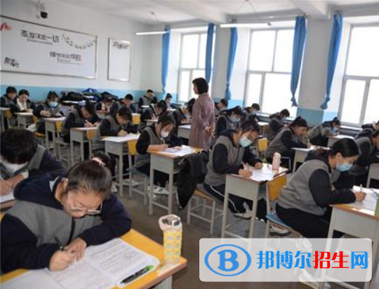 西藏2023年上中專學(xué)?？梢钥即髮W(xué)嗎