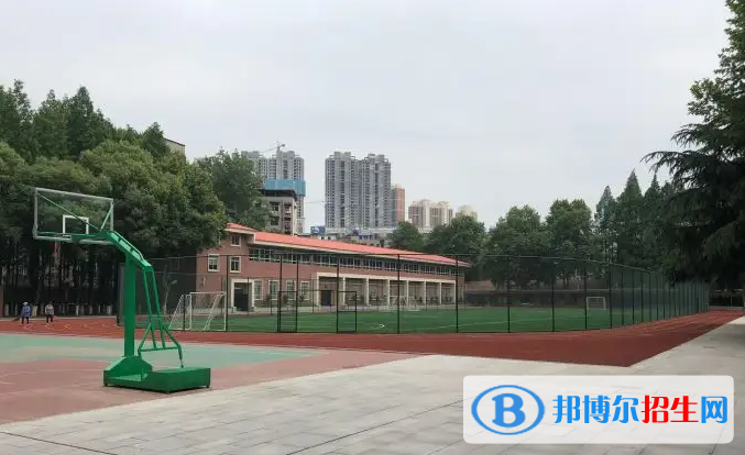 武外英中國(guó)際學(xué)?？孔V嗎2
