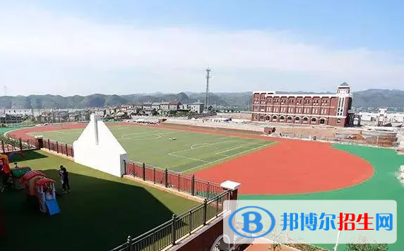 宜昌龍盤湖國(guó)際學(xué)校初中部怎么樣