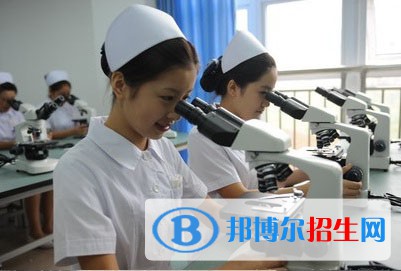 云南2023年女孩上衛(wèi)校學什么好