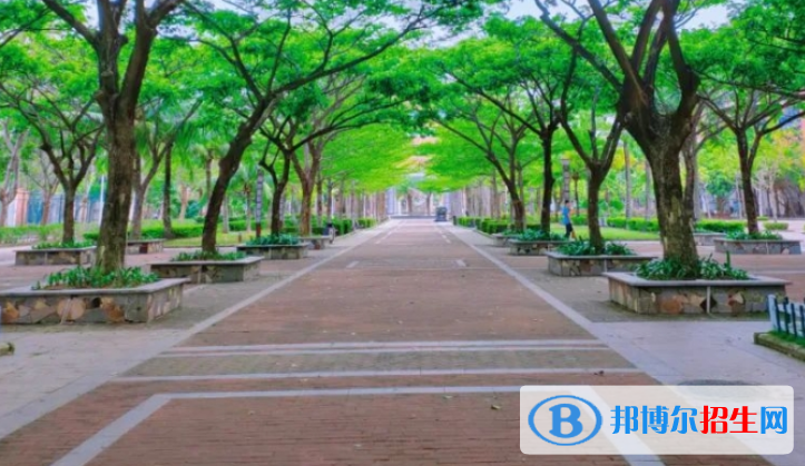 北京師范大學(xué)萬寧附屬中學(xué)2023年地址在哪里 