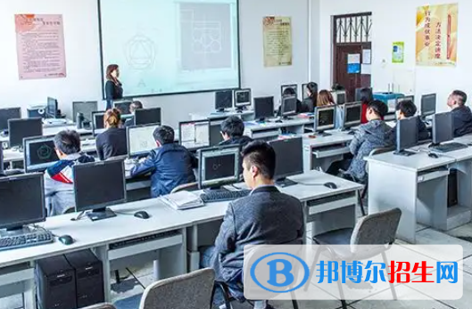 廣西2023年計(jì)算機(jī)學(xué)校有什么專業(yè)適合男生