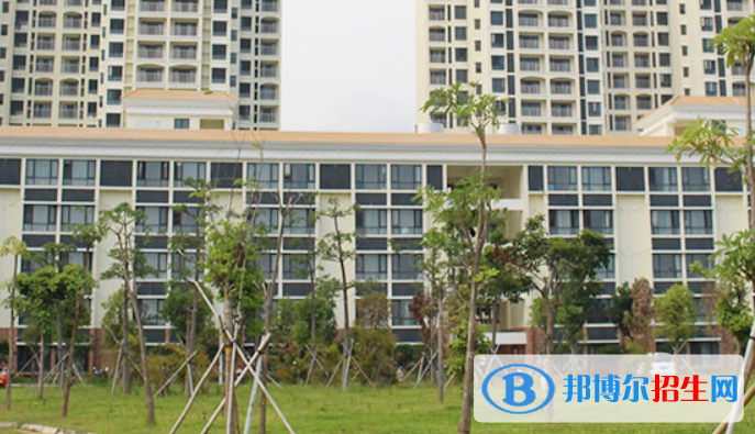 華東師范大學(xué)第二附屬中學(xué)樂(lè)東黃流中學(xué)2023年地址在哪里 