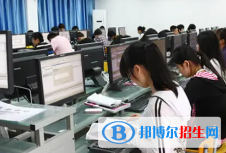 廣西2023年女生讀計(jì)算機(jī)學(xué)校好嗎