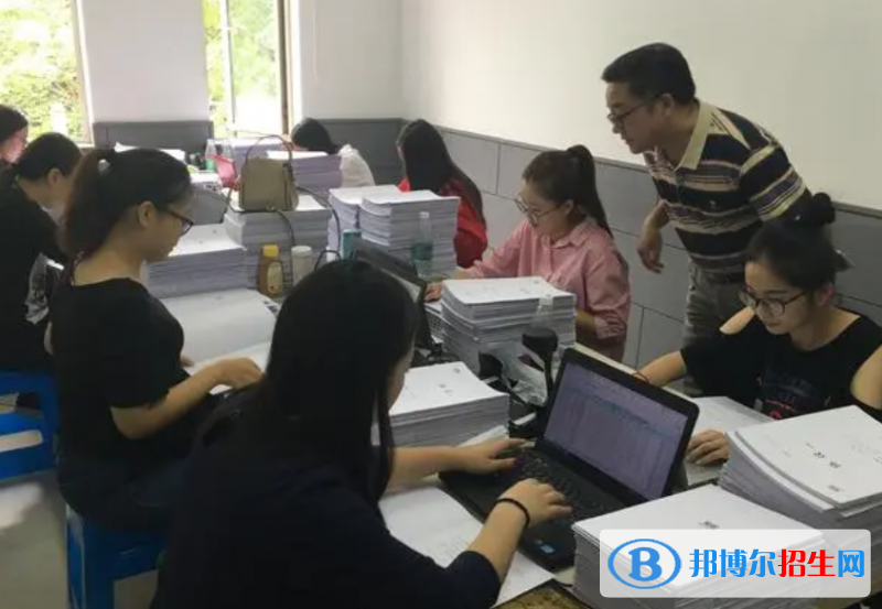 大學(xué)會計(jì)學(xué)專業(yè)可以從事哪些工作？