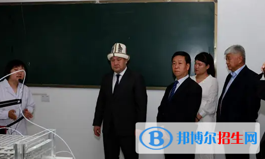 大學(xué)哈薩克語(yǔ)專業(yè)可以從事哪些工作？