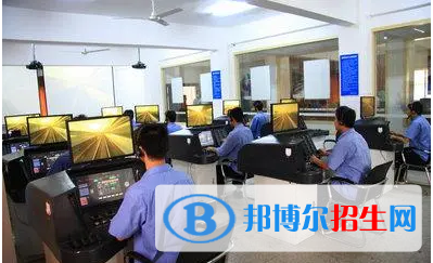 貴州2023年男生在鐵路學校學什么好