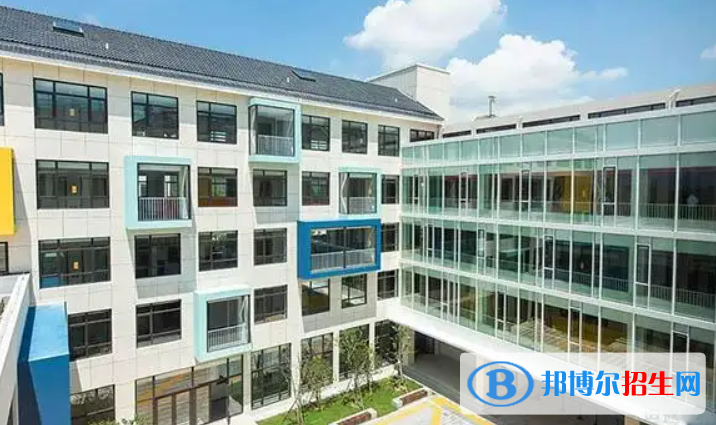 上海美國國際學(xué)?？孔V嗎
