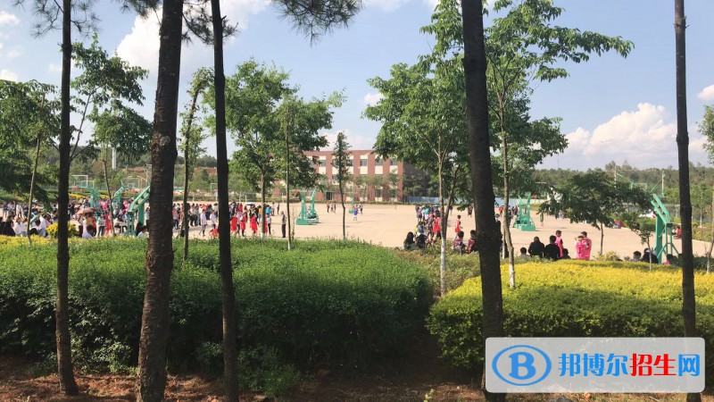 云南2023年男生在中專學校學什么好