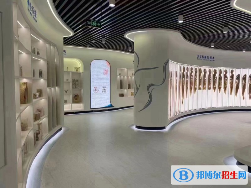 云南2023年高中畢業(yè)上中專(zhuān)學(xué)校好嗎