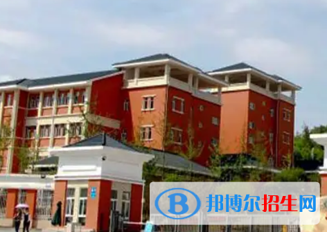 四川省開(kāi)設(shè)康復(fù)治療專(zhuān)業(yè)的大專(zhuān)學(xué)校有哪些