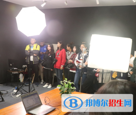 視覺(jué)傳達(dá)設(shè)計(jì)專業(yè)好嗎?