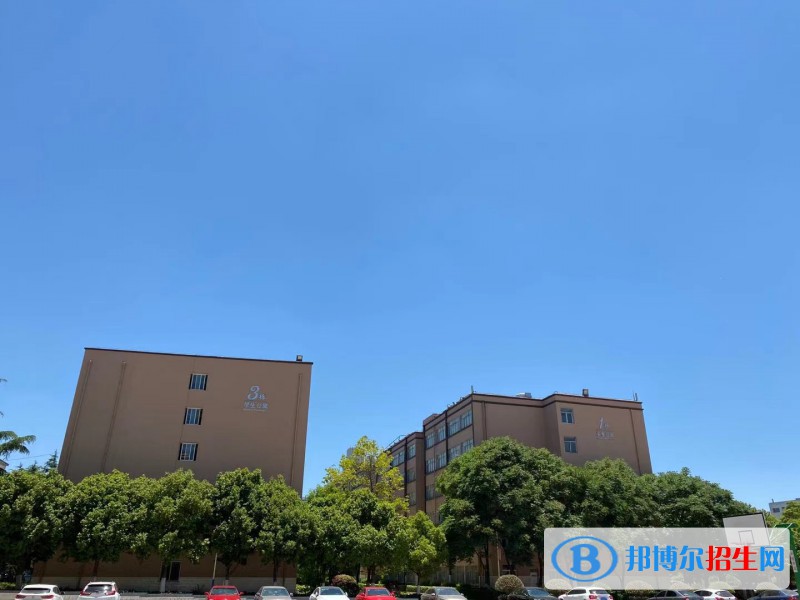 云南2023年中專和?？频膮^(qū)別