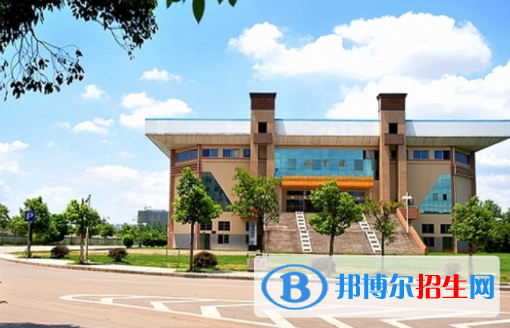 湖南科技大學(xué)瀟湘學(xué)院是不是雙一流大學(xué)？