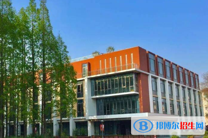 上海進(jìn)華中學(xué)美國圣瑪麗高中怎么樣