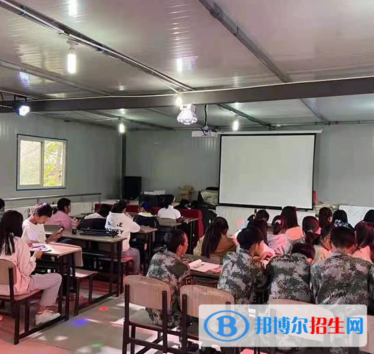淮安市華豐職業(yè)技術(shù)學校2023年報名條件、招生要求、招生對象