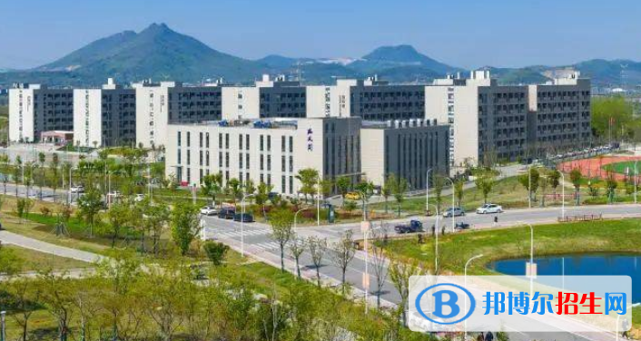 江蘇大學京江學院是不是雙一流大學？