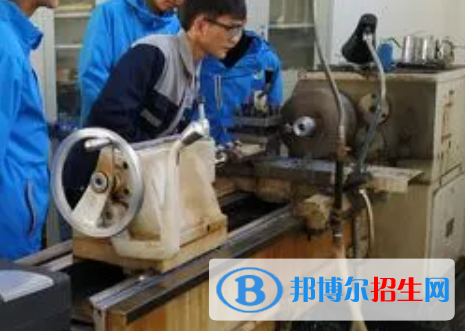 四川省崇州市職業(yè)中專學校2023年有哪些專業(yè)