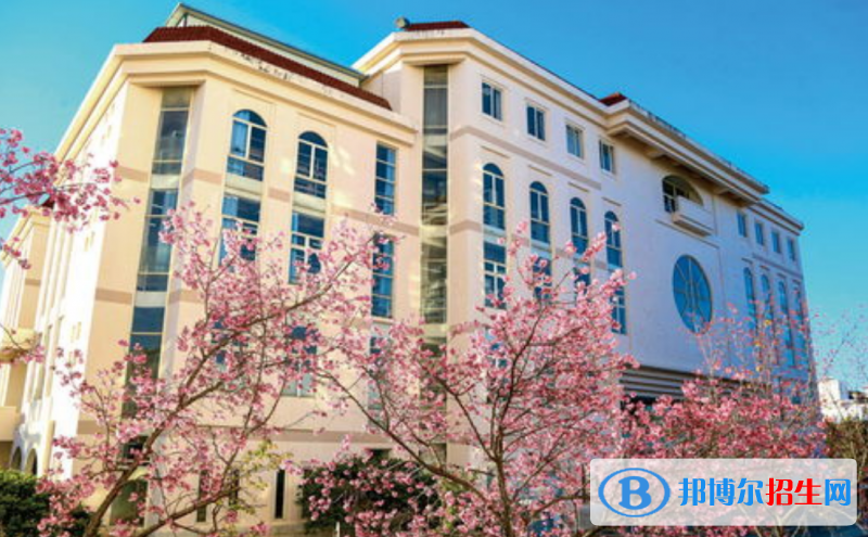 云南大學(xué)滇池學(xué)院是幾本？是985和211嗎？