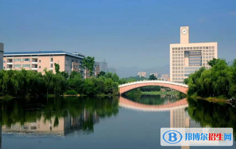 重慶師范大學(xué)是幾本？是985和211嗎？