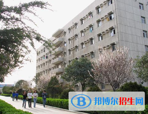 2023年咸陽未來科技職業(yè)學(xué)校招生辦聯(lián)系電話