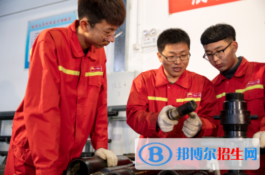 2023年廣東茂名石油職業(yè)學校地址在哪里