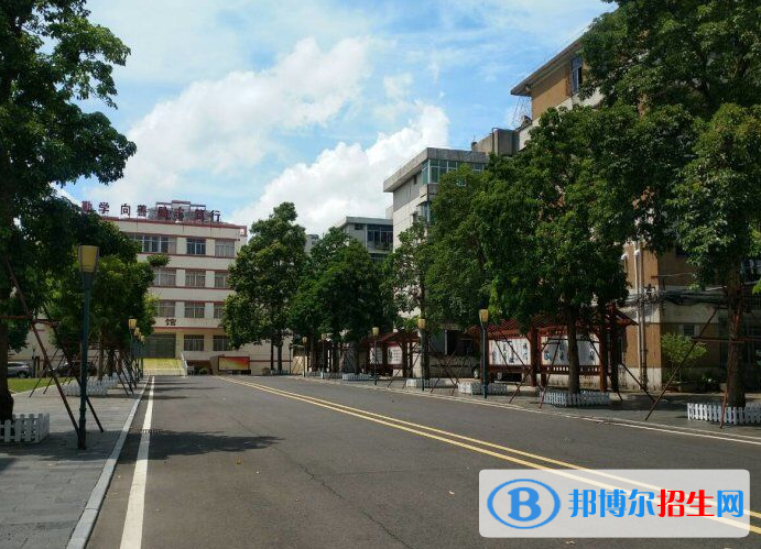 2023年?？谑协偵饺A僑中學(xué)排名