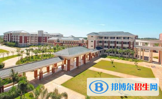 海南中學三亞學校地址在哪里，哪個地區(qū)，哪個城市