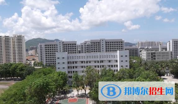 西南大學(xué)三亞中學(xué)地址在哪里，哪個(gè)地區(qū)，哪個(gè)城市