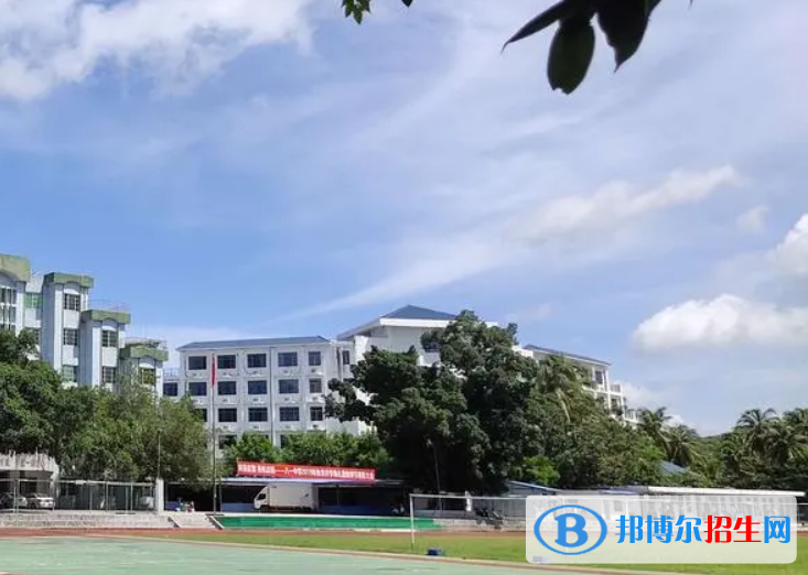 三亞市榆林八一中學地址在哪里，哪個地區(qū)，哪個城市