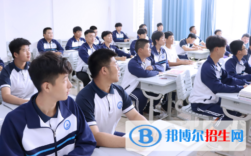 青島西大技工學(xué)校地址在哪里，哪個地區(qū)，哪個城市?