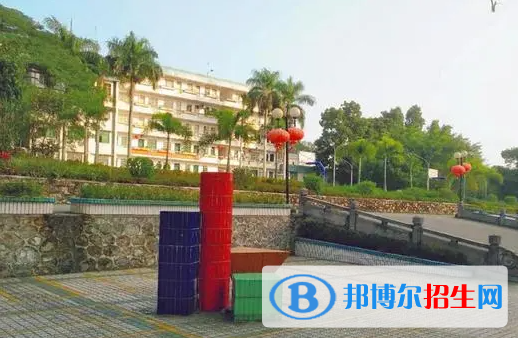 儋州市兩院中學(xué)地址在哪里，哪個(gè)地區(qū)，哪個(gè)城市