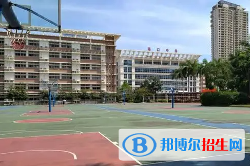 2023?？谥袑W多少錢(學費明細)