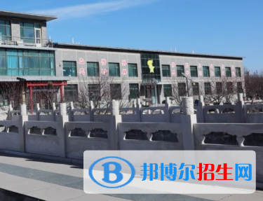 張家口青少年藝術(shù)中等專業(yè)學(xué)校地址在哪里，哪個地區(qū)，哪個城市?