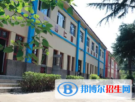 寶雞秦華職業(yè)技術(shù)學(xué)校地址在哪里，哪個(gè)地區(qū)，哪個(gè)城市?