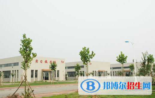 北京輕工技師學(xué)院地址在哪里，哪個(gè)地區(qū)，哪個(gè)城市?