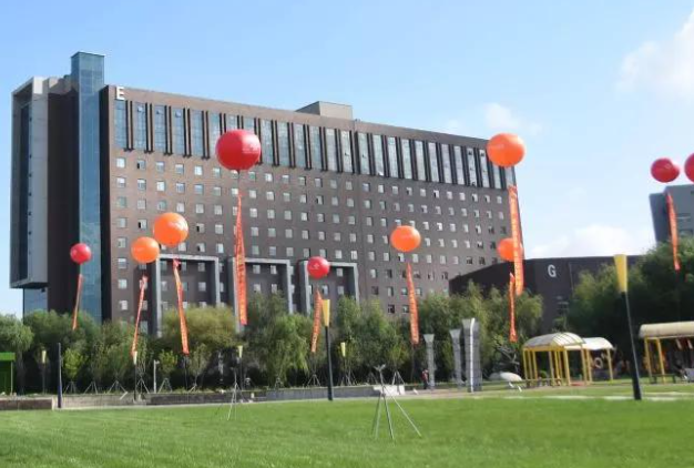 武漢科技大學(xué)和吉林動(dòng)畫學(xué)院怎么選？哪個(gè)好？附分?jǐn)?shù)線