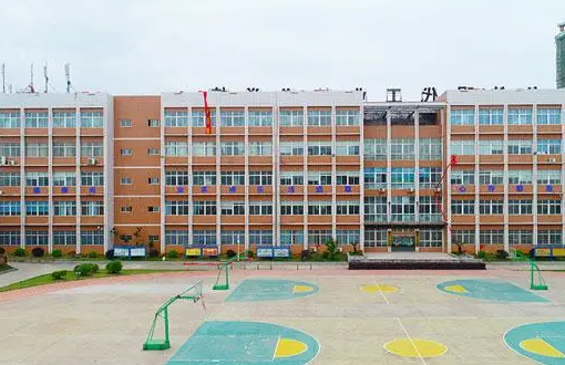 湖南健康技工學(xué)校2023年學(xué)費(fèi)、收費(fèi)多少