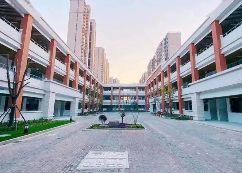 無錫市運(yùn)河實(shí)驗(yàn)中學(xué)地址，乘車路線