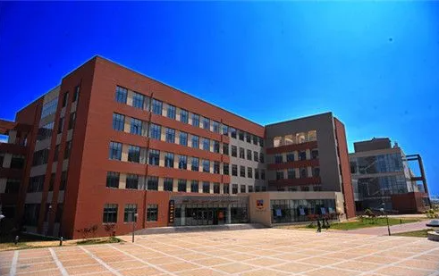 2023年青島國基外語學(xué)校錄取分數(shù)線